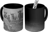 Magische Mok - Foto op Warmte Mok - Schotse hooglander - Vintage - Dieren - Tekening - 350 ML - Uitdeelcadeautjes