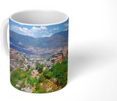 Mok - Bergachtige landschap van Medellín in Colombia - 350 ML - Beker - Uitdeelcadeautjes