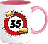35 Jaar Verkeersbord Mok met tekst | Grappig Verjaardag Beker Cadeau | Bedrukte Koffie en Thee Mokken | Zwart | 330 ML