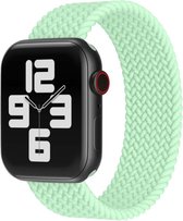 Smartphonica Gevlochten bandje voor Apple Watch 38/40/41 mm - Lichtgroen / Lengte: M / Nylon