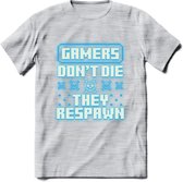 Gamers don't die pixel T-shirt | Neon Blauw | Gaming kleding | Grappig game verjaardag cadeau shirt Heren – Dames – Unisex | - Licht Grijs - Gemaleerd - L