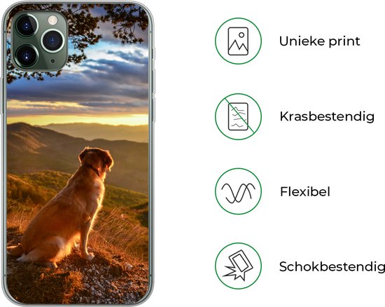 Coque iPhone 11 Pro Max - Un Golden Retriever regardant le coucher du soleil - Coque en Siliconen pour téléphone