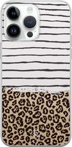Casimoda® hoesje - Geschikt voor iPhone 14 Pro Max - Luipaard strepen - Siliconen/TPU telefoonhoesje - Backcover - Luipaardprint - Bruin/beige