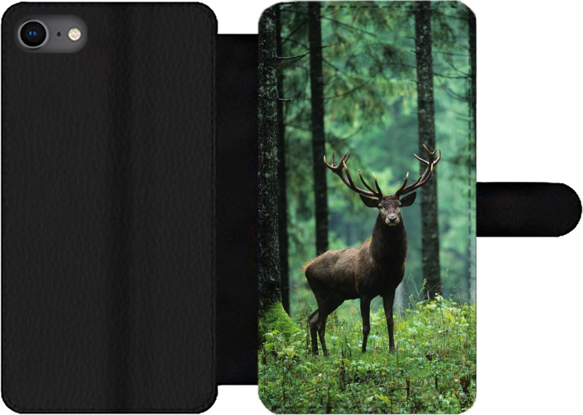 Telefoonhoesje Geschikt voor iPhone SE 2020 telefoonhoesje - Hert - Bos - Bomen - Dieren - Natuur - Met vakjes - Wallet case met magneetsluiting