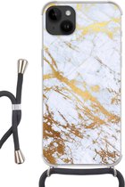 Geschikt voorApple Iphone 14 Plus - Crossbody Case - Marmer print - Goud - Wit - Luxe - Marmer printlook - Glitter - Siliconen - Crossbody - Backcover met Koord - Telefoonhoesje met koord - Hoesje met touw
