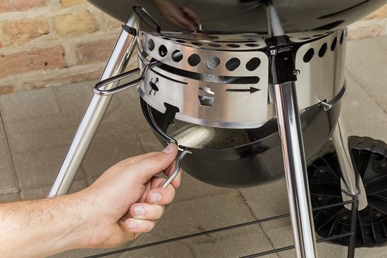 Weber master touch GBS E-5750 houtskoolbarbecue 57 cm zwart