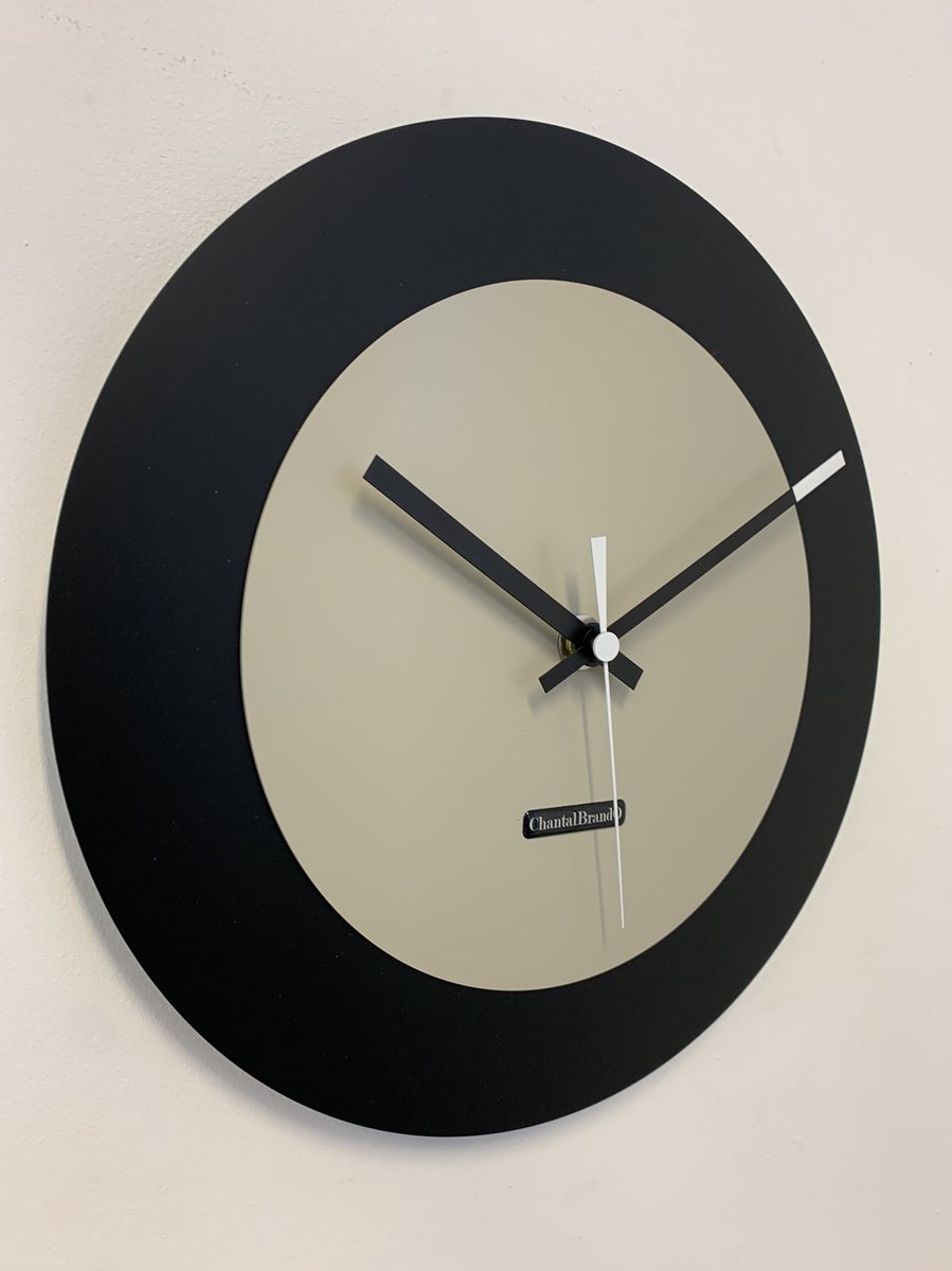 Wandklok CHANTALBRANDO -- LUNA 34 BLACK & GREY = ZWART EN GRIJS -- MODERN DESIGN -- MADE IN HOLLAND