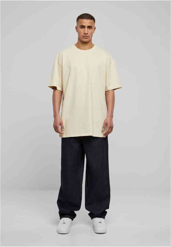 Urban Classics Men's Oversized T-Shirt - Trendy Tall Tee With Ribbed Round Neck, Comfort Fit