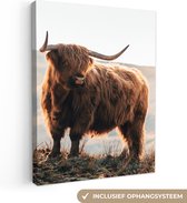 Canvas - Schilderij dieren - Schotse hooglander - Koe - Berg - Schilderijen op canvas - Canvasdoek - Schilderijen woonkamer - 90x120 cm