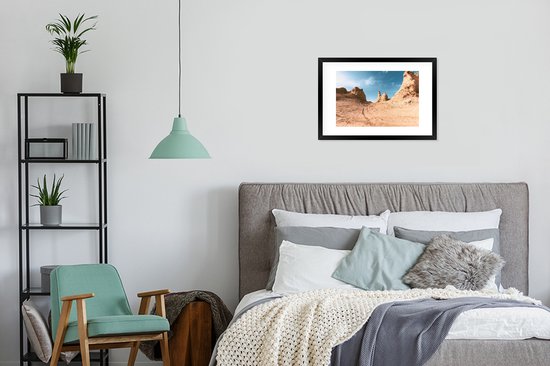 Photo encadrée - Traces de pneus dans le désert cadre photo noir avec passe partout blanc 40x60 60x40 cm - Affiche encadrée (Décoration murale salon / chambre)