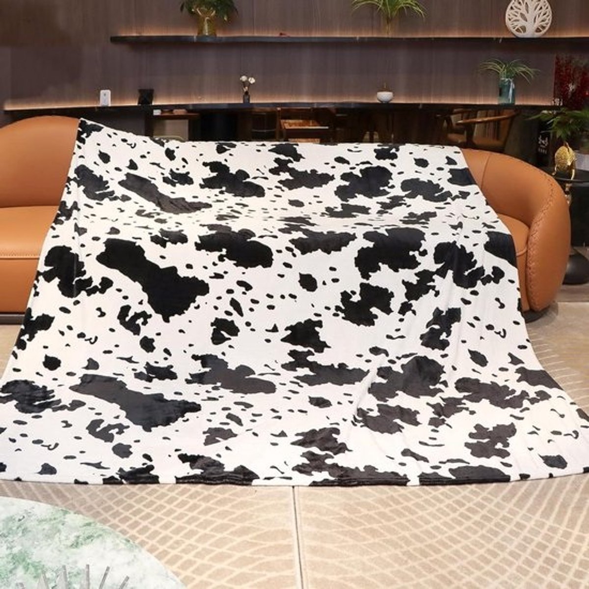 Deken - Plaid - Gezelligheid thuis - Koeienprint design - 229 x 229 cm - Zwart wit