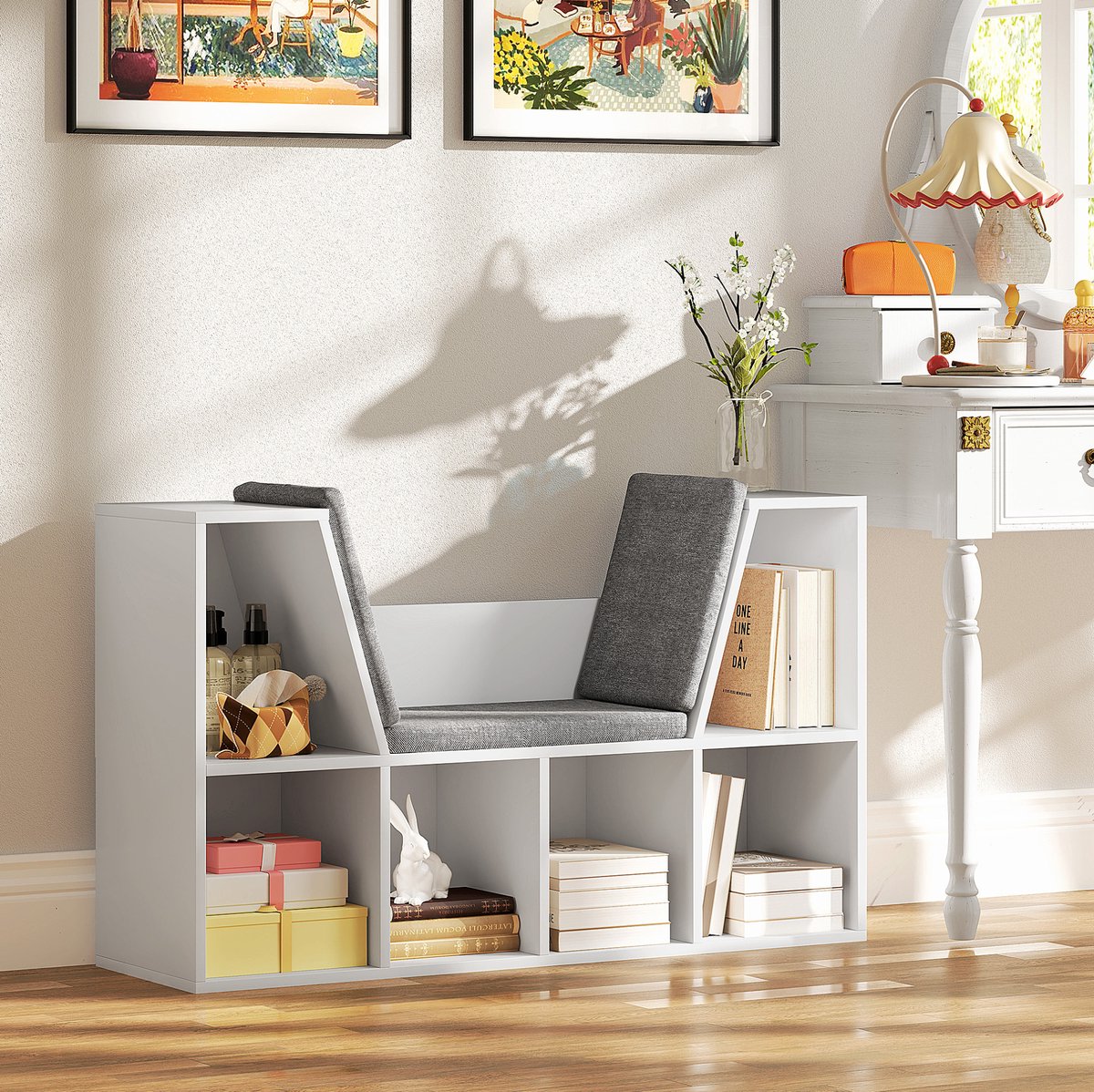 REDOM - Boekenkast met zitkussen - Open opbergrek met 6 vakken - Comfortabele zitplaats - Scandinavische basic stijl - Woonkamer en slaapkamer - Spaanplaat - Wit - 105 x 30 x 63 cm