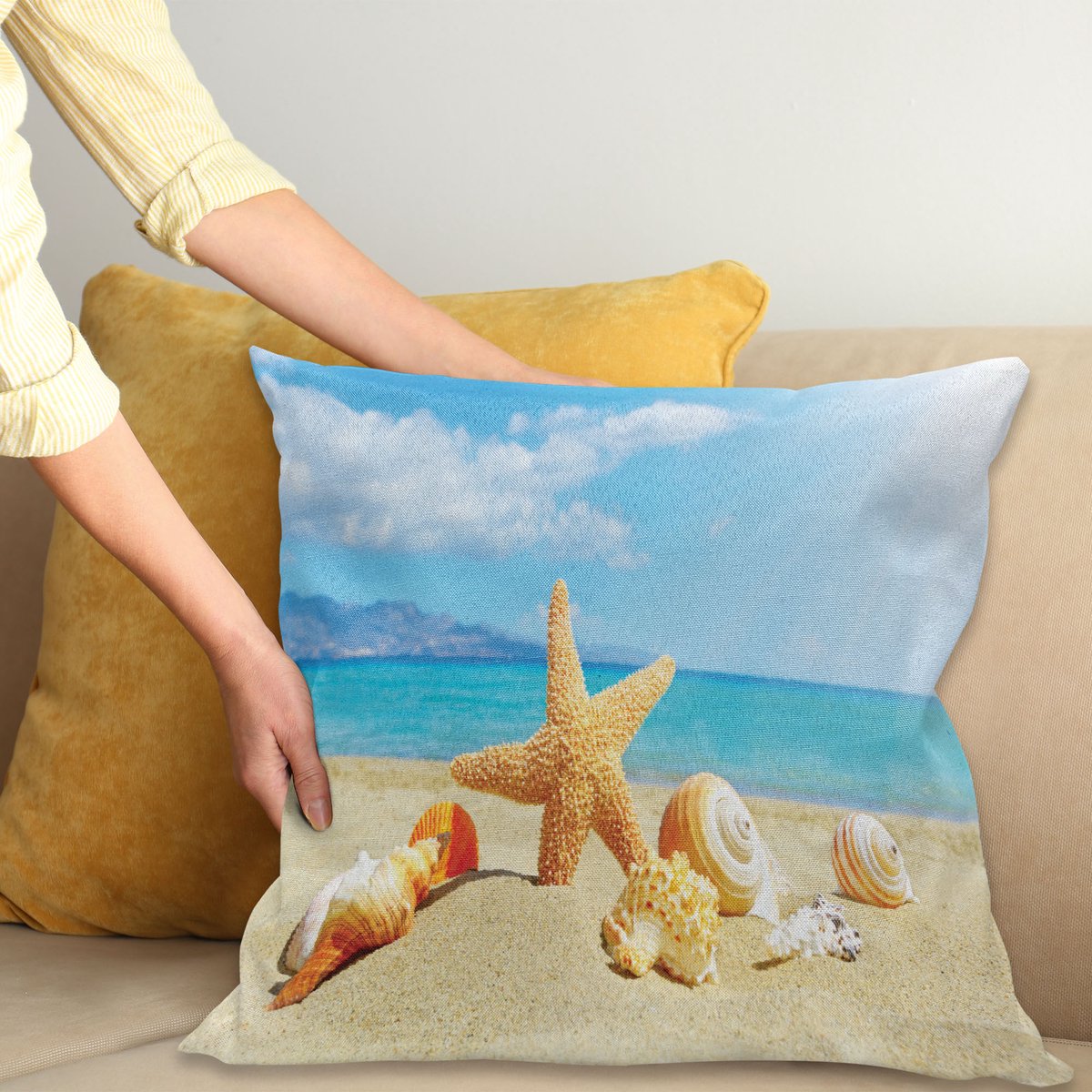 ABAKUHAUS Schelpen Sierkussenhoes, Zomer Strandthema en Zand met Rays in de Lucht Wolken Seaside Maritiem, Decoratieve Vierkante Sierkussenhoes, 65 x 65 cm, Aqua Ivoor Mosterd