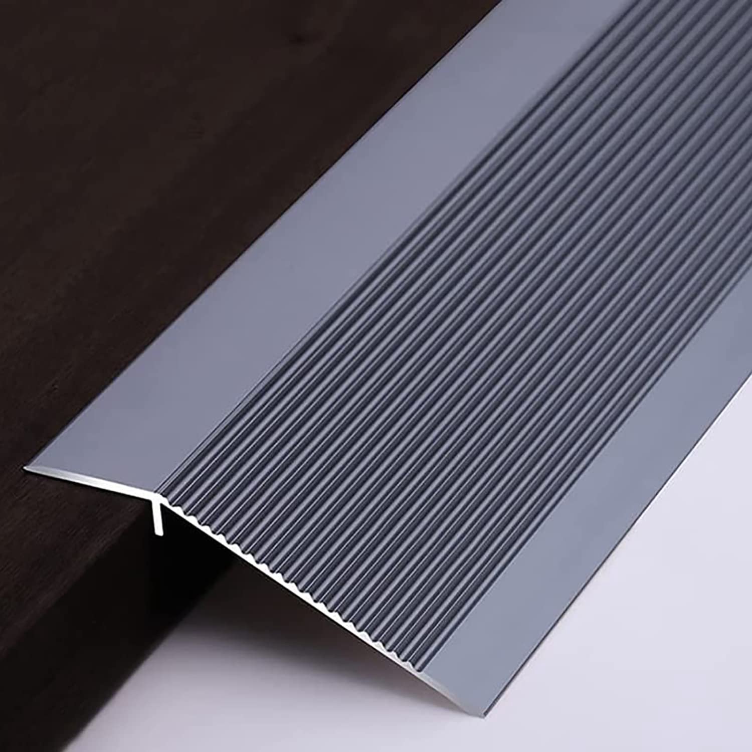 Rolstoelhelling 1-4 cm - antislip drempelstrip - metalen drempelverloopreductor - ideaal voor robotstofzuigers - Vemera