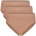 Drie beige naadloze slips van Bamboo Basics met elastische tailleband.