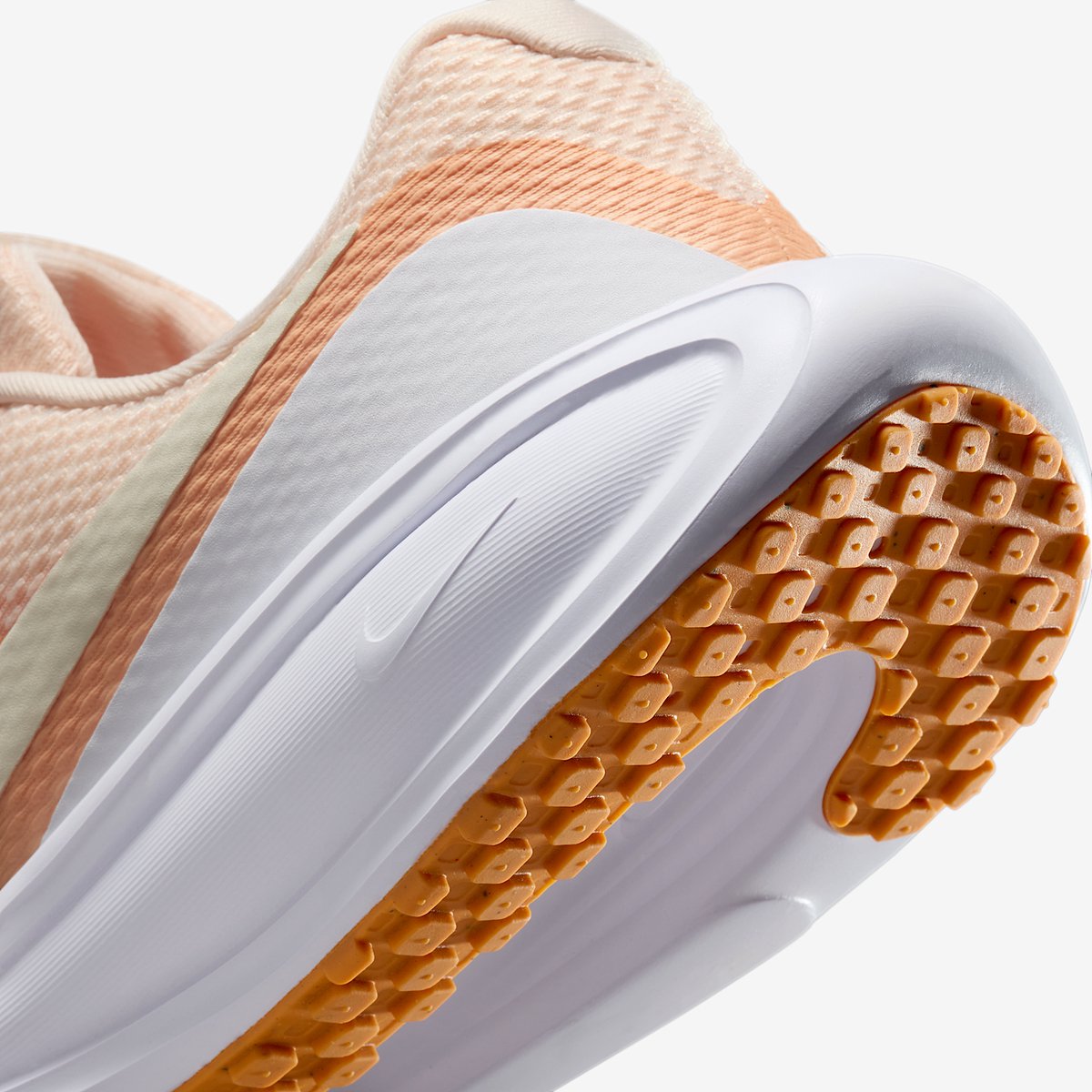 Nike Revolution 8 Hardloopschoenen – Guava Ice/ Chalk/Marrakesh/Pale Ivory Revolution Hardlopen Unisex Hardloopschoenen Roze