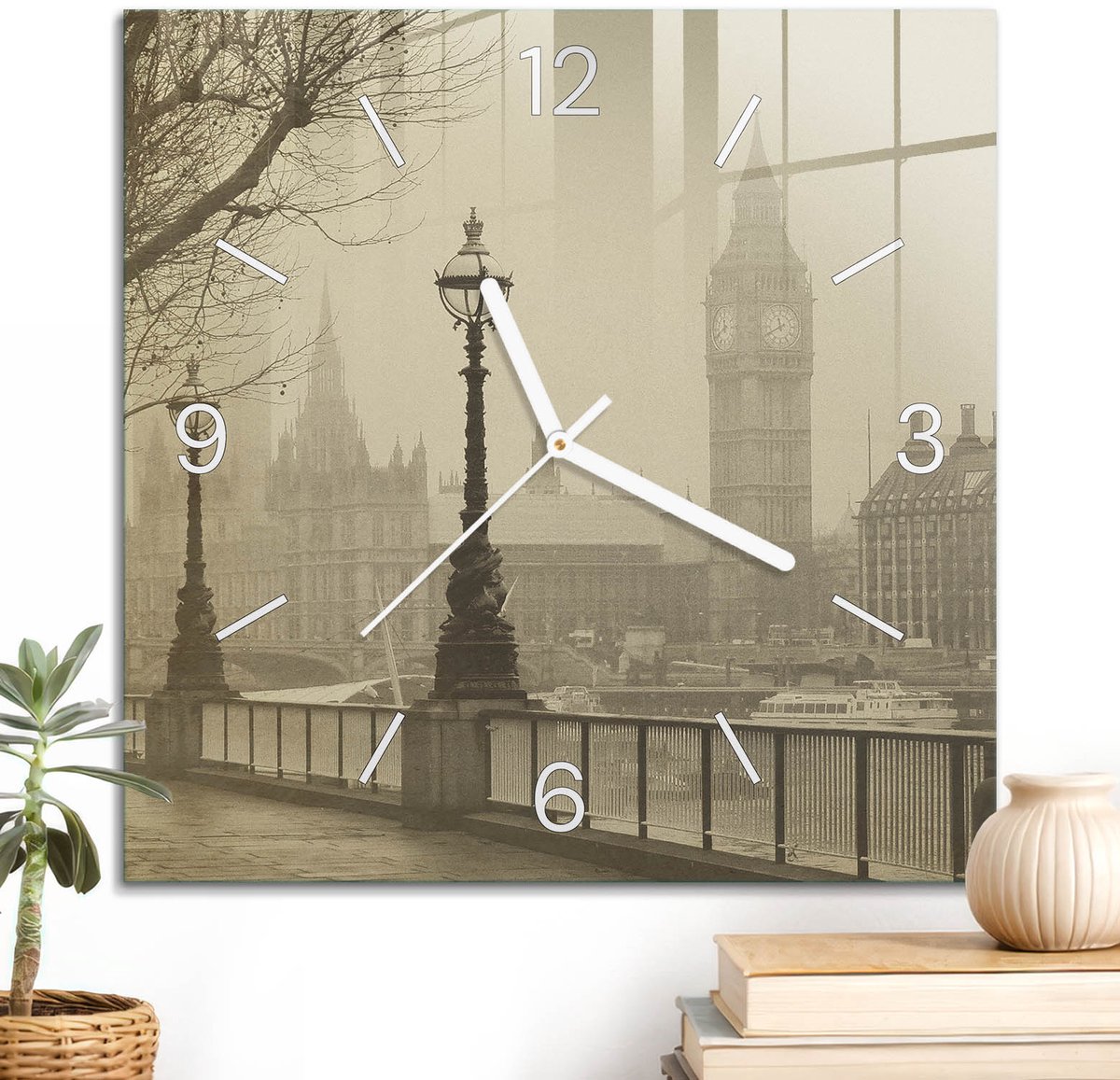 ArtPrintCave Bruin Glazen Klok - 30x30 cm - Wandklok Vierkant - Oud Londen Unieke Klok - Architectuur Stille Wandklok - Witte Klokwijzers