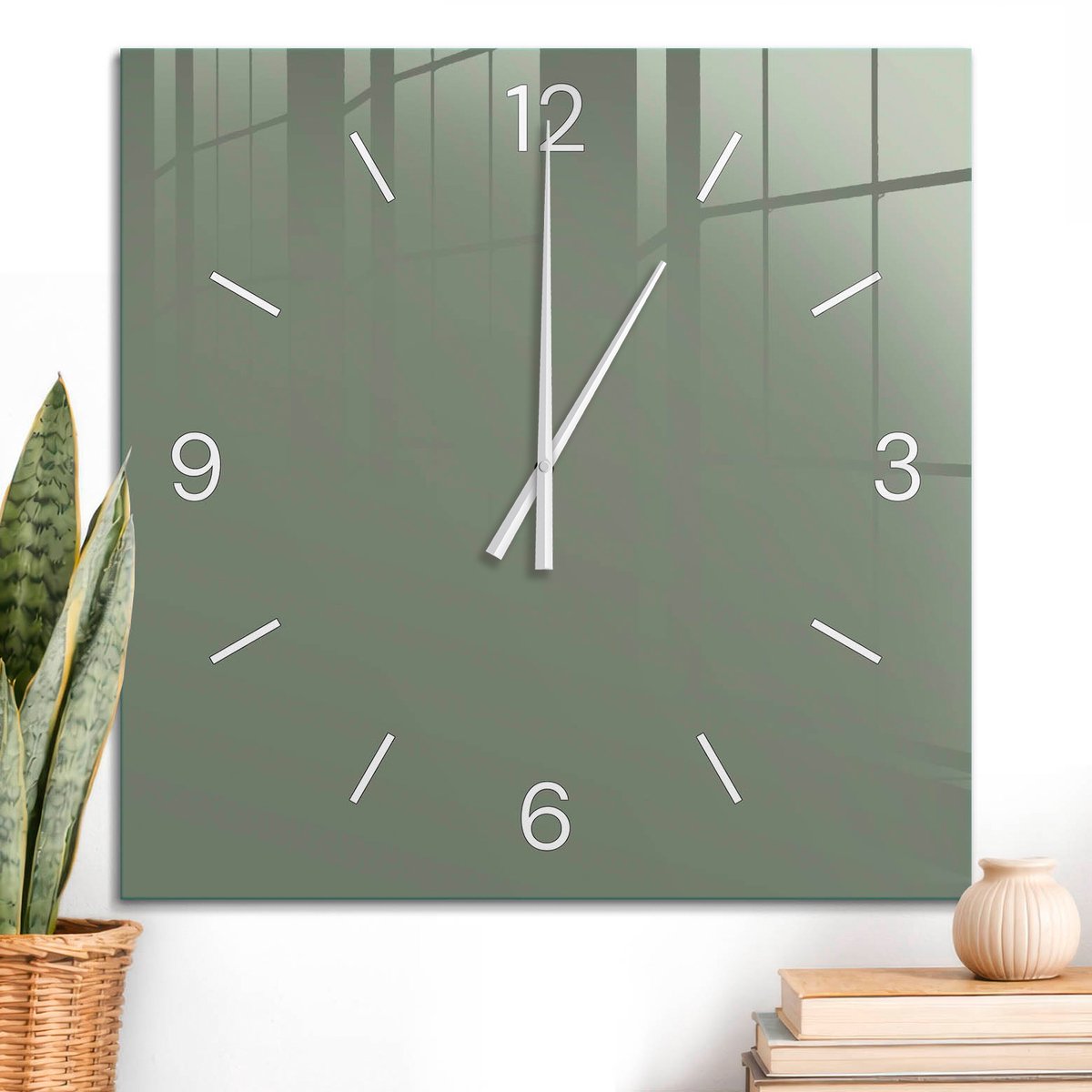 ArtPrintCave Groene Glazen Klok - 60x60 cm - Wandklok Vierkant - Donkere Salie Stille Wandklok - Abstractie Wandklok Keuken - Witte Klokwijzers