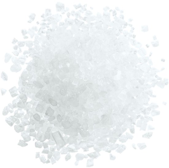 Kleine, doorzichtige witte zoutkristallen op een witte achtergrond.