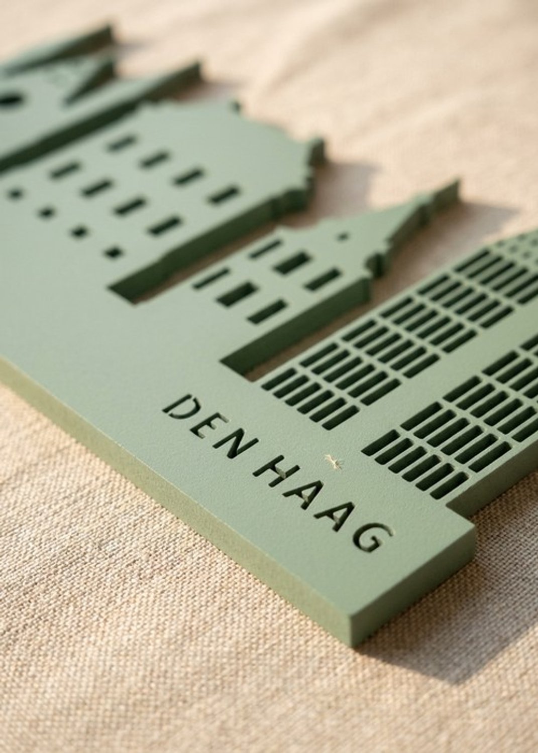 Houten Skyline Den Haag | Wanddecoratie voor aan de muur | Groen MDF | 100 x 20 cm