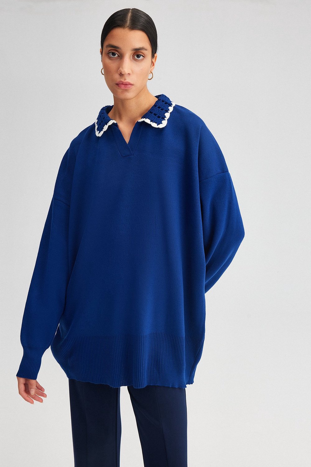 Touché Privé - Gebreide trui met gehaakte details - Donkerblauw - Dames