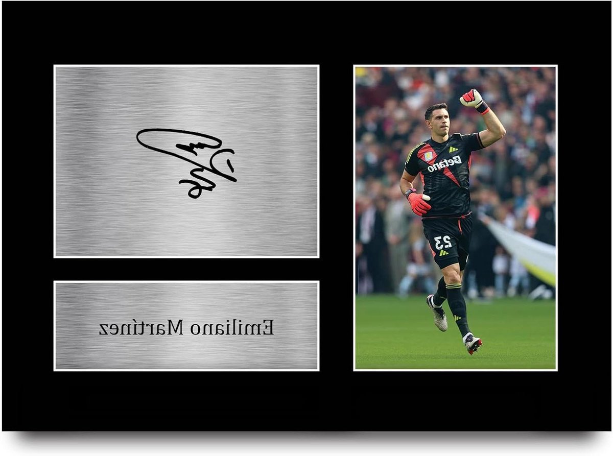 Voetbal Foto - Gesigneerde Foto Wanddecoratie - Cadeau Geven - Gedrukte Replica Handtekening - A4 297x210mm - Zwart
