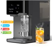 Zwart Hydrofast apparaat met bruisende, koude, hete en pH 7,5+ instellingen, schenkt bruisend water met sinaasappelpartjes in een glas.