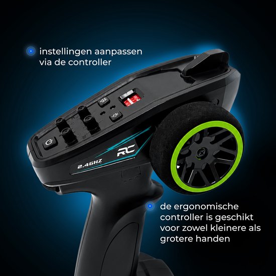 Zwarte RC-controller met groen wiel en tekst "instellingen aanpassen via de controller".