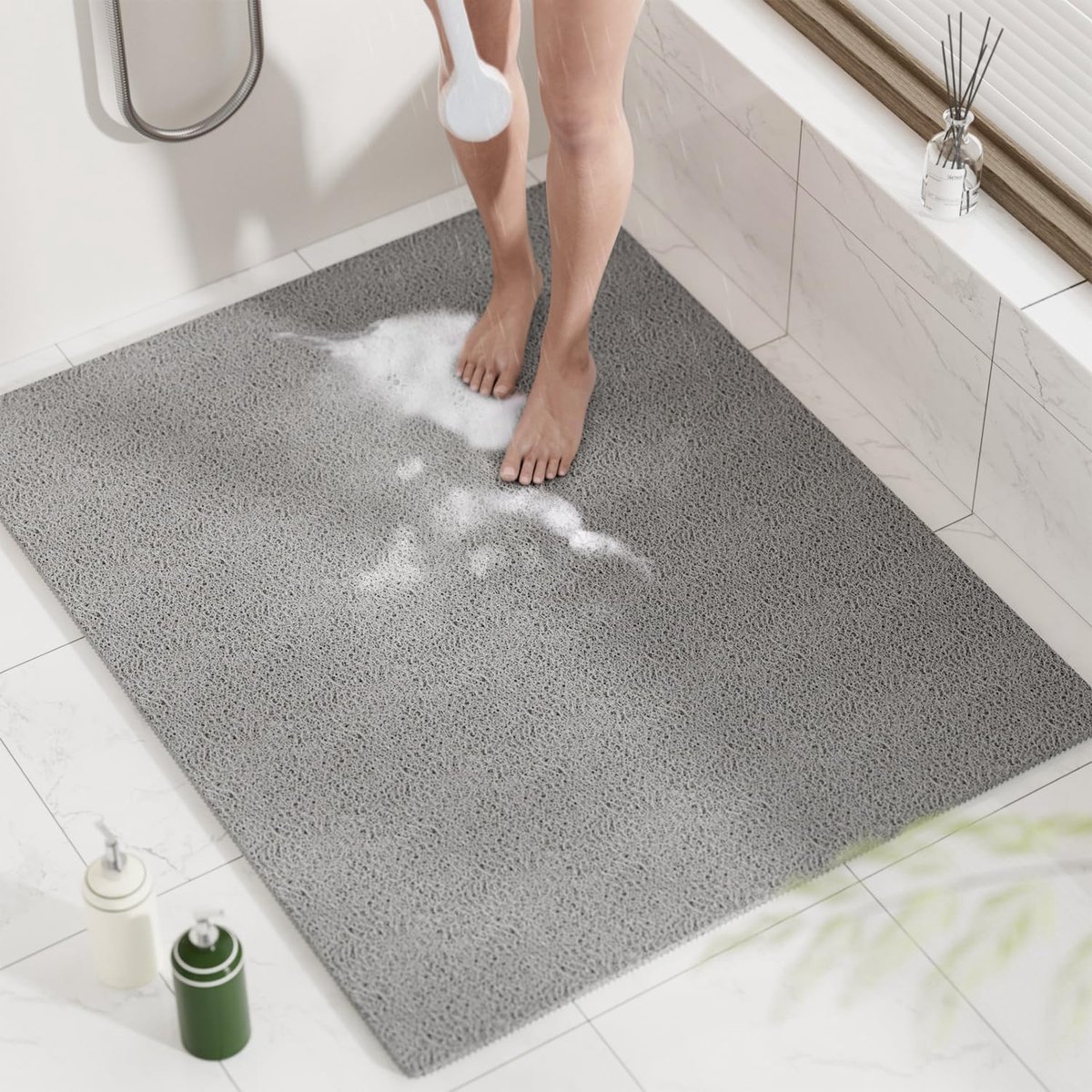 SnelShoppen - HITSLAM Antislip Douchematt, 100 x 80 cm, Antislip Badmat voor Badkamer met Afvoer, Zachte PVC Loofah Badmat, Sneldrogend, Grijs