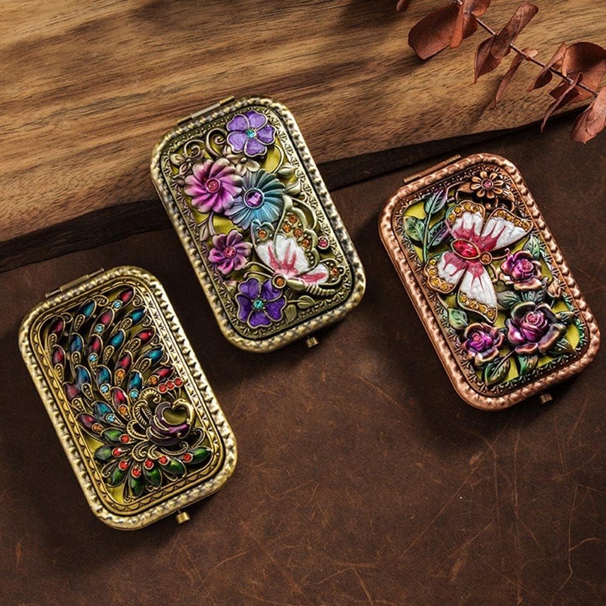 SnelShoppen - Mini Pocket Mirror - Retro Hand Spiegel met Bloemenpatroon - Draagbare Dubbelzijdige Make-up Spiegel - Antieke Vouwspiegel voor Vrouwen