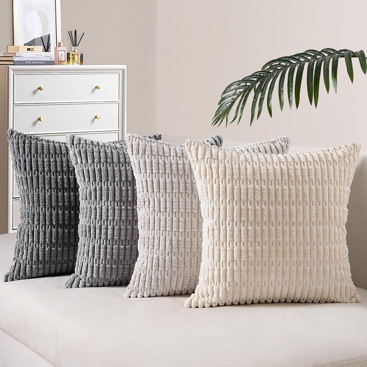 SnelShoppen - Set van 4 Kussenhoezen 60x60 cm Grijs - Fluffy Corduroy Kussens voor Bank, Slaapkamer & Kinderkamer - Decoratieve en Zachte Kussenhoezen