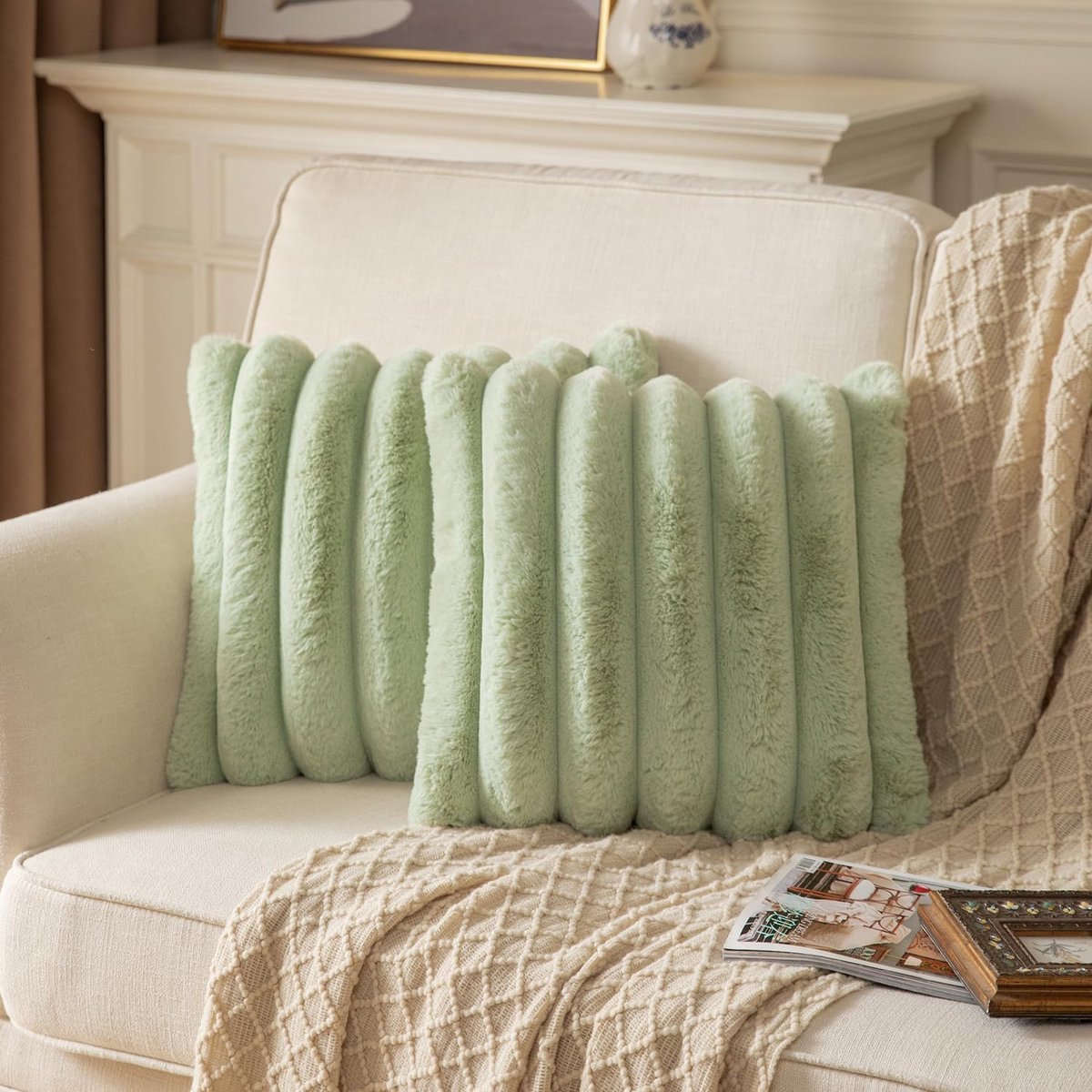 SnelShoppen - Set van 2 Gestreepte Kussenhoezen 45 x 45 cm, Sage Green, Decoratieve Kussens, Pluche Faux Fur Kussenhoezen voor Bank, Slaapkamer en Woo