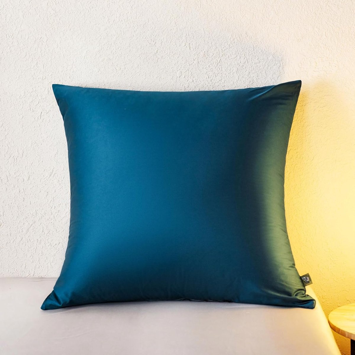Pillowcase 80 x 80 cm 100% cotton satin blue - Mako-satijn: verkoelend, ademend en zijdeachtig glad voor huid en haar; - ShopVlot