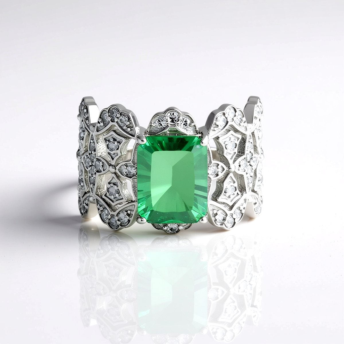 Cavill - Elegante Zilveren Ring - 925 Sterling Zilver Gerhodineerd - 2,659 ct Groene Fluoriet Achthoek - 64 Zirkonia's Pavé - Luxe Damesring