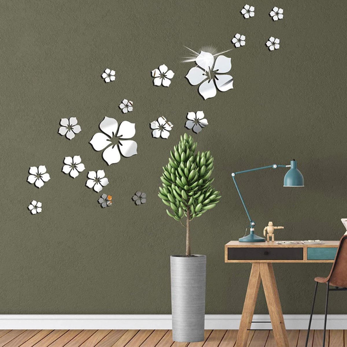 SnelShoppen - 18 Stuks 3D Bloem Spiegel Muurstickers voor Slaapkamer, Woonkamer en Badkamer - Decoratie Zilver van Hoogwaardig Acryl