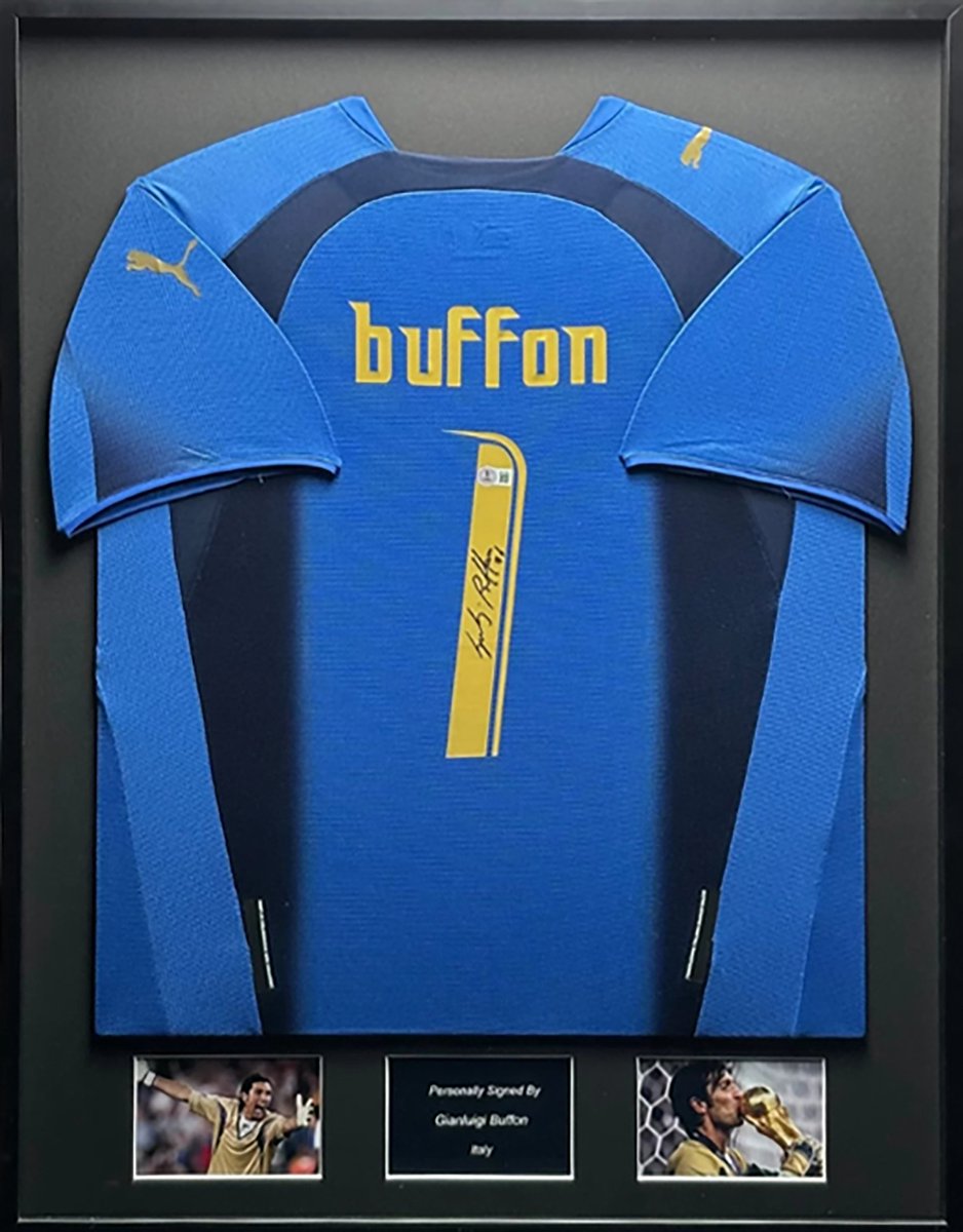 Gianluigi Buffon gesigneerd Italië 2006 ingelijst thuis shirt