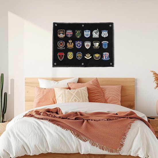 Vouwbare displaywand 60x45cm met haken en ogen voor het presenteren van patches en accessoires — afbeelding 4