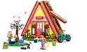 LEGO Friends 42682: Natuur Glamping Cabin met speelgoed huisje, fiets, twee poppetjes en accessoires.