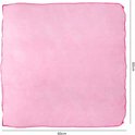 Een effen roze, vierkante chiffon sjaal van 60x60 cm met afmetingen aangegeven.