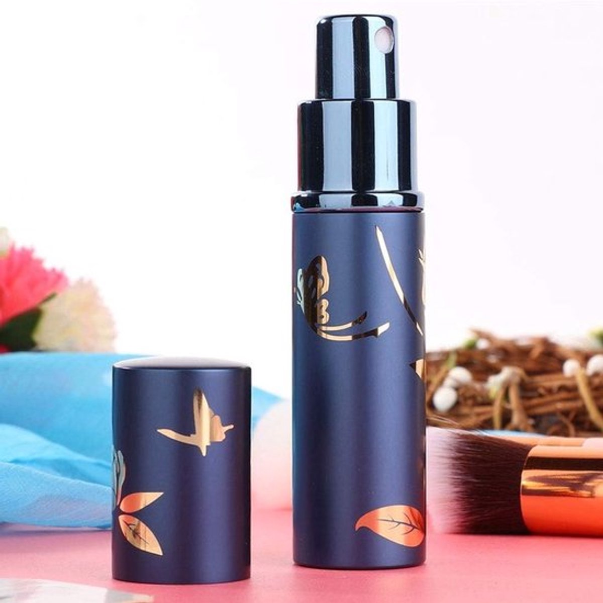 Draagbare Lege Parfumfles met 4 Kleuren, Ideaal voor Handtas, Zak of Koffer, 10ML, Perfect voor Reizen en Dagelijks Gebruik