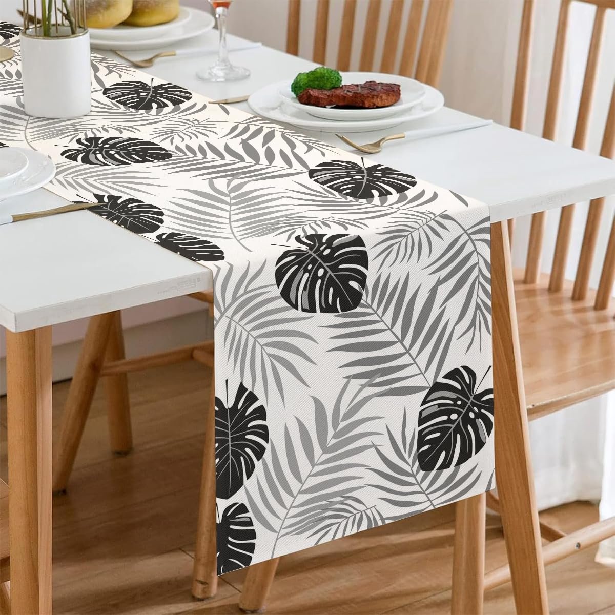 Tafelloper 40 x 100 cm - grijs en zwart linnen - modern tropisch blad - sfeervolle keukendecoratie - ShopVlot