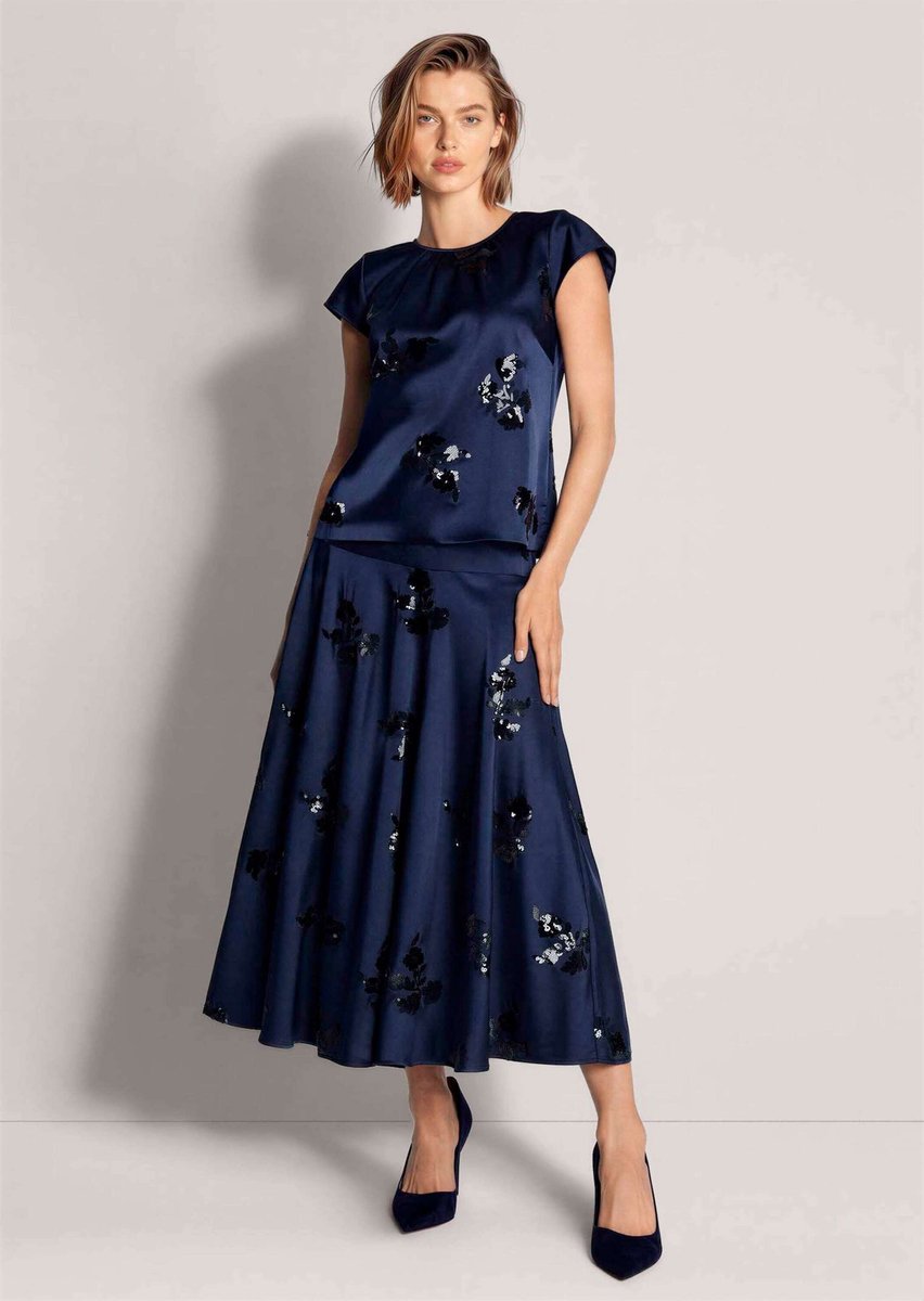 MADELEINE Blouse Satijnen blouse met paillettenmotieven