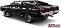 Zwarte LEGO Technic Dodge Charger met dikke motor, getoond vanaf de achterkant.