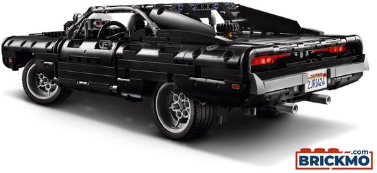 Zwarte LEGO Technic Dodge Charger met dikke motor, getoond vanaf de achterkant.