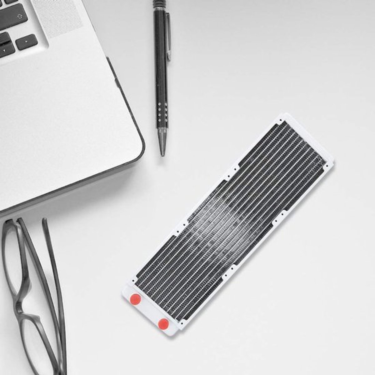 Waterkoelingradiator 360 Mm - Witte Radiator - PC Koellichaam - Hoge Prestaties - 12 Buizen - Geschikt voor Industriële Instrumenten