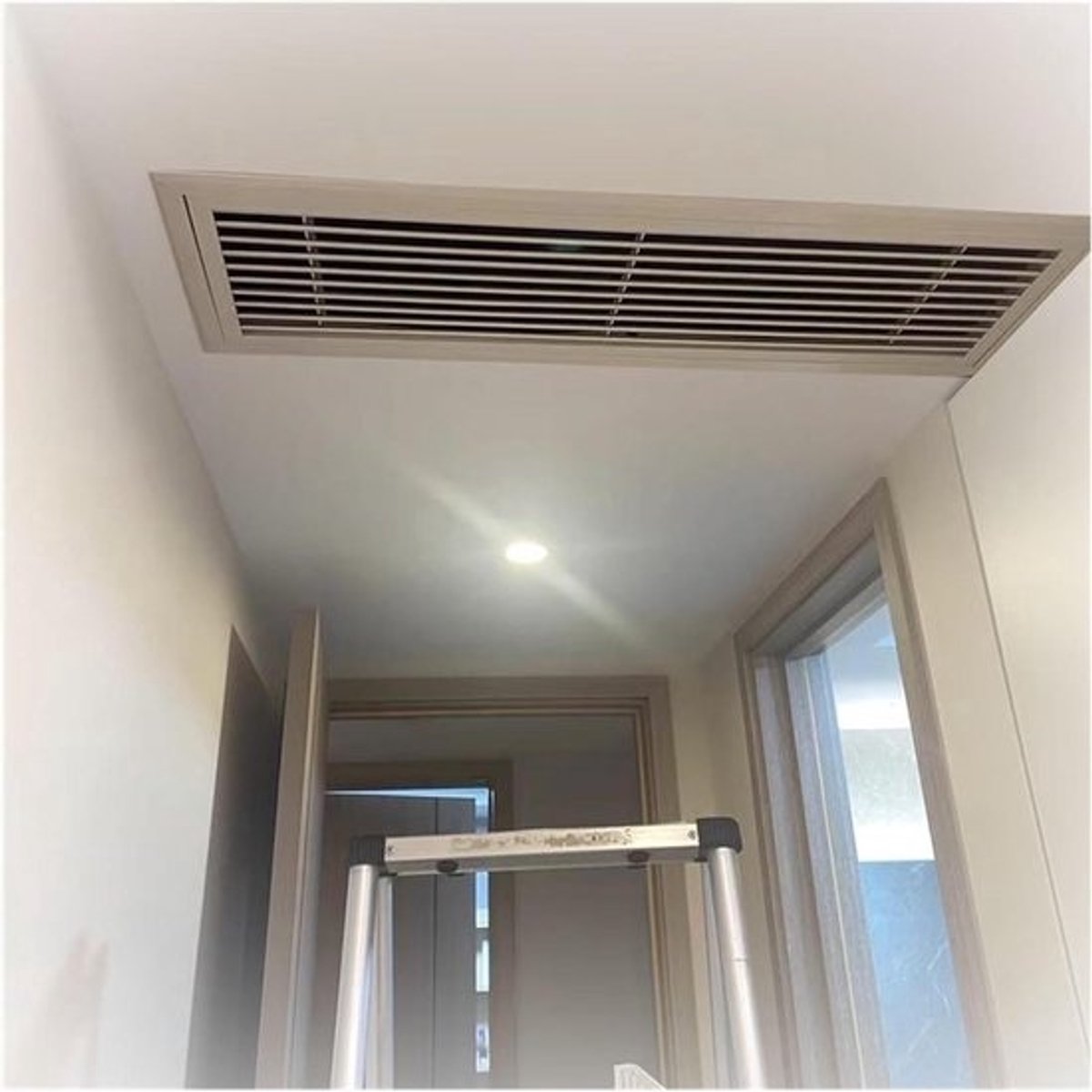 Ventilatierooster - Luchtrooster Afdekking - Luchtcirculatie Verbeteren - Verwijderbare Deur - 24x110 cm - Wit