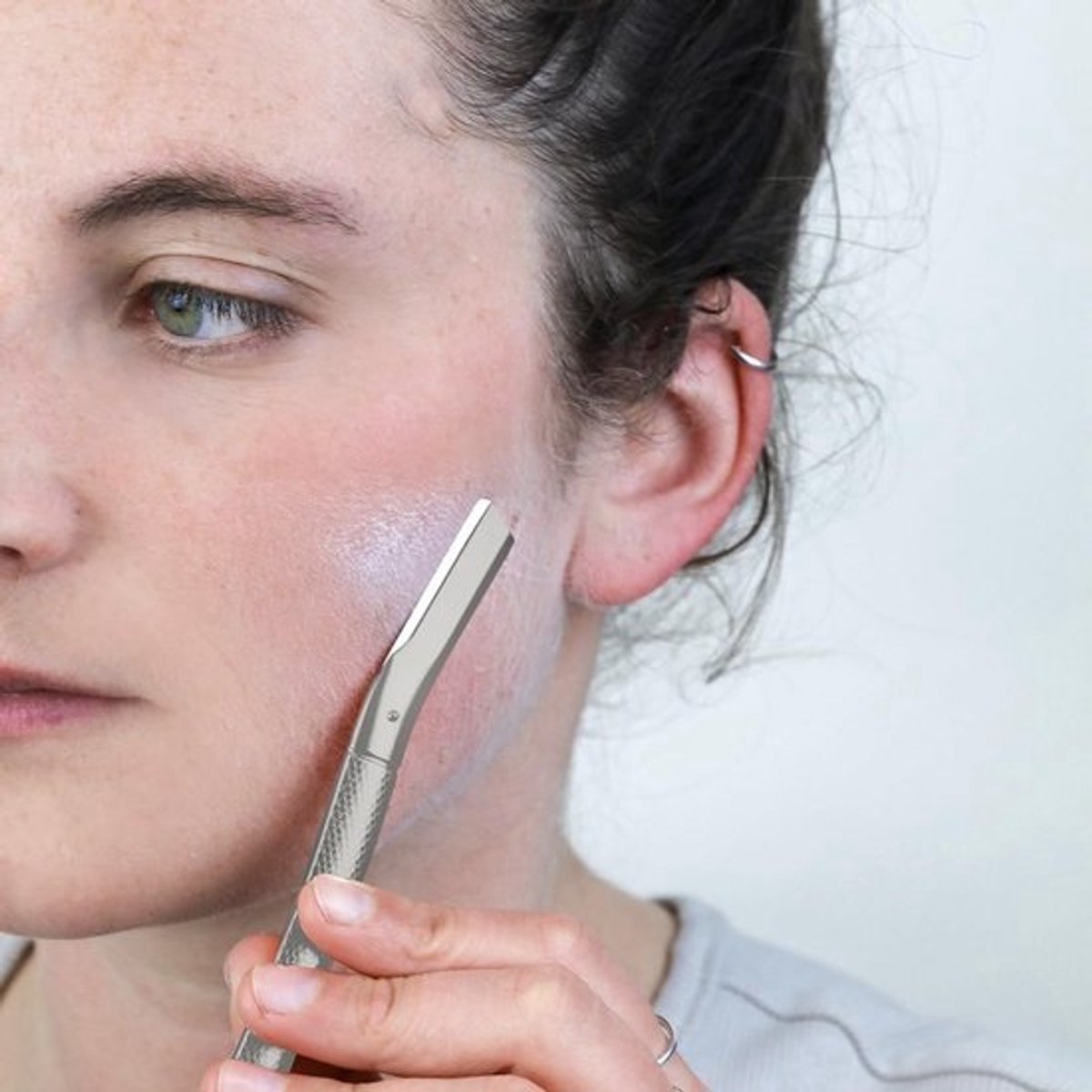 Zilveren Wenkbrauwscheerder voor Vrouwen | Gezichtsscheermes | Dermaplaning Scheermes