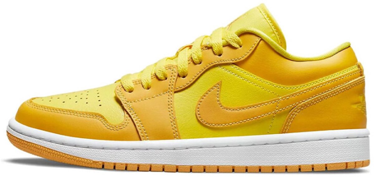 Jordan 1 Low Yellow Strike (Women's) - Maat 38