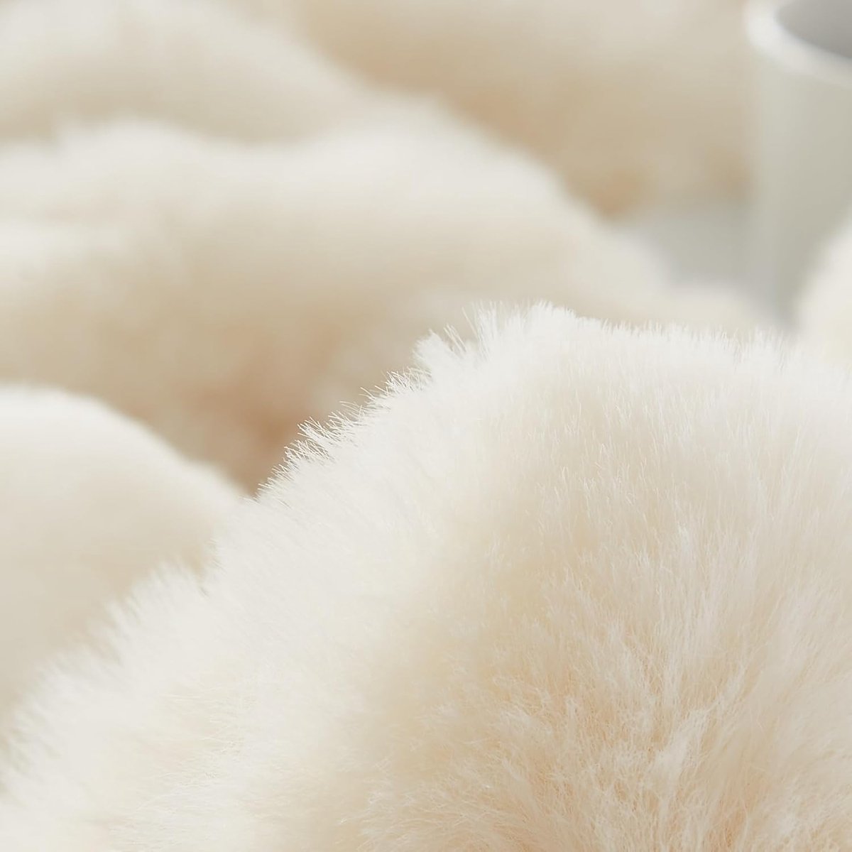 SnelShoppen - Fluffy Kuscheldecke 150x200 cm - Superzacht Warm Winterdeken van Faux Konijnenbont - Cuddly Plaid voor Bed, Sofa, en Kinderkamer - Crème
