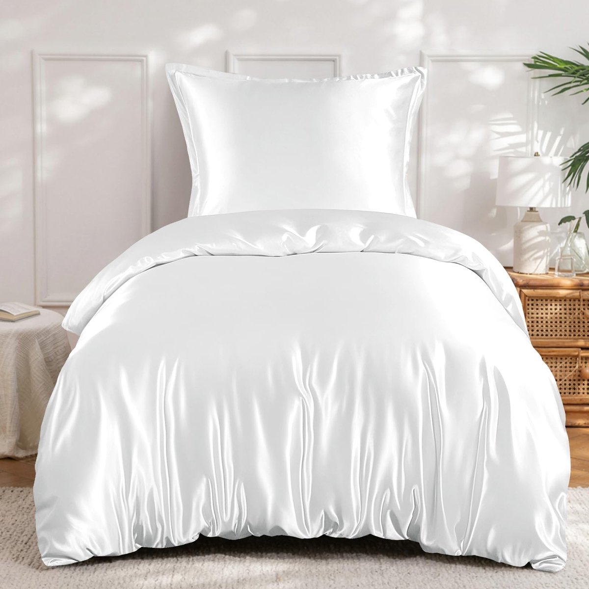 Omgoods - Luxe Witte Satijnen Dekbedovertrekset van 155 x 220 cm